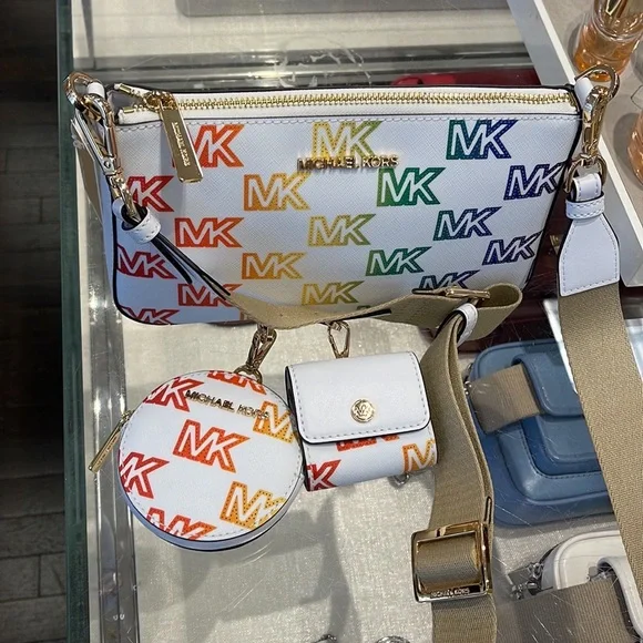 MICHAEL KORS JET SET TRAVEL SMALL SHOULDER CROSSBODY BAG WITH TECH ATTCH AIRPOD